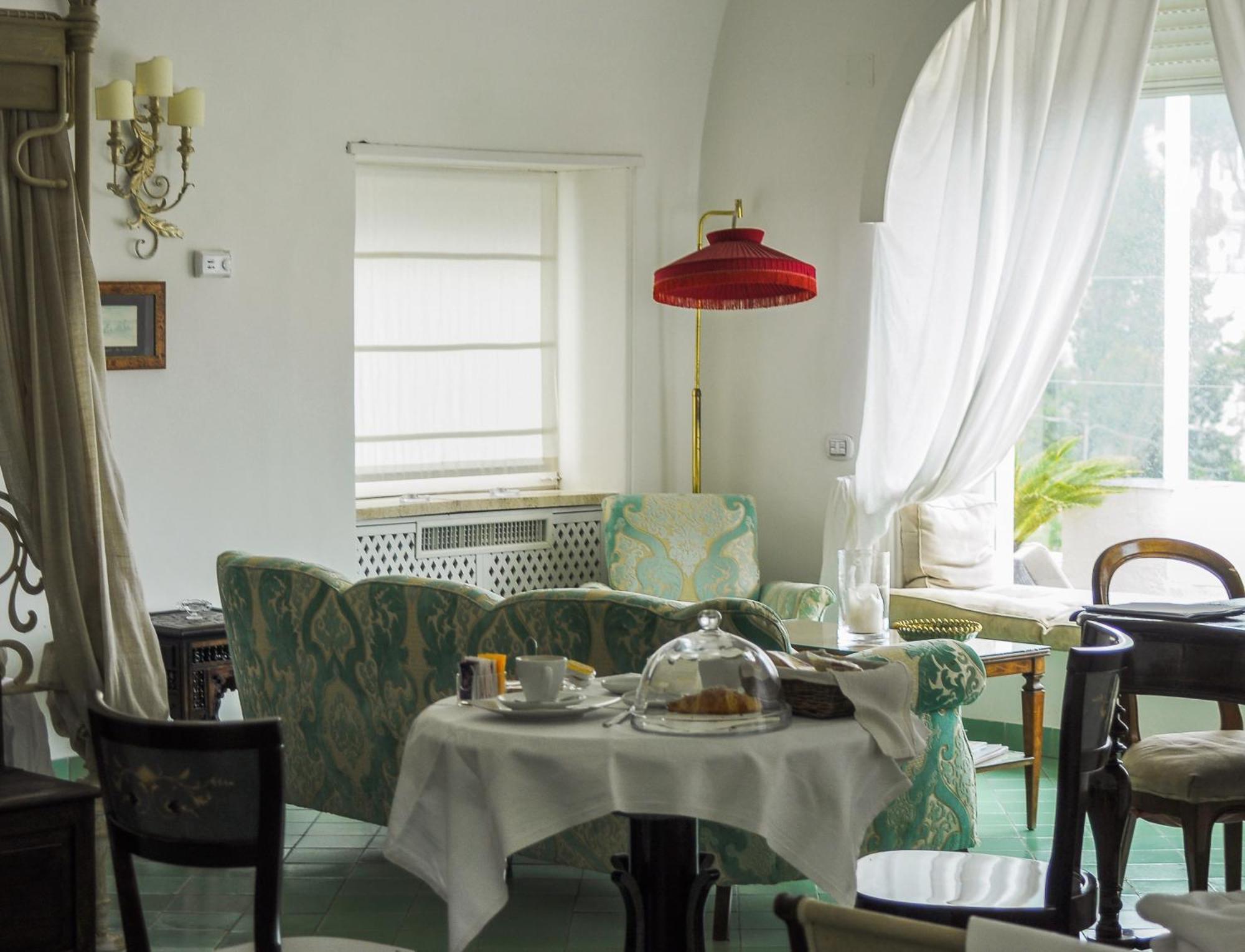 Calypso Bed & Breakfast 2*