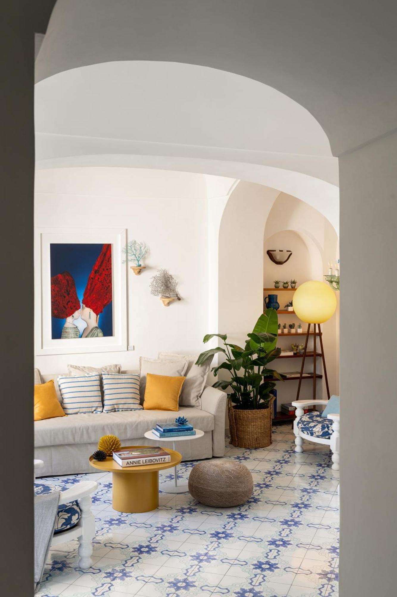Michela, 2br, 2bt, Amazing Patio, Jacuzzi, Newly Renovated Casa vacanze Capri