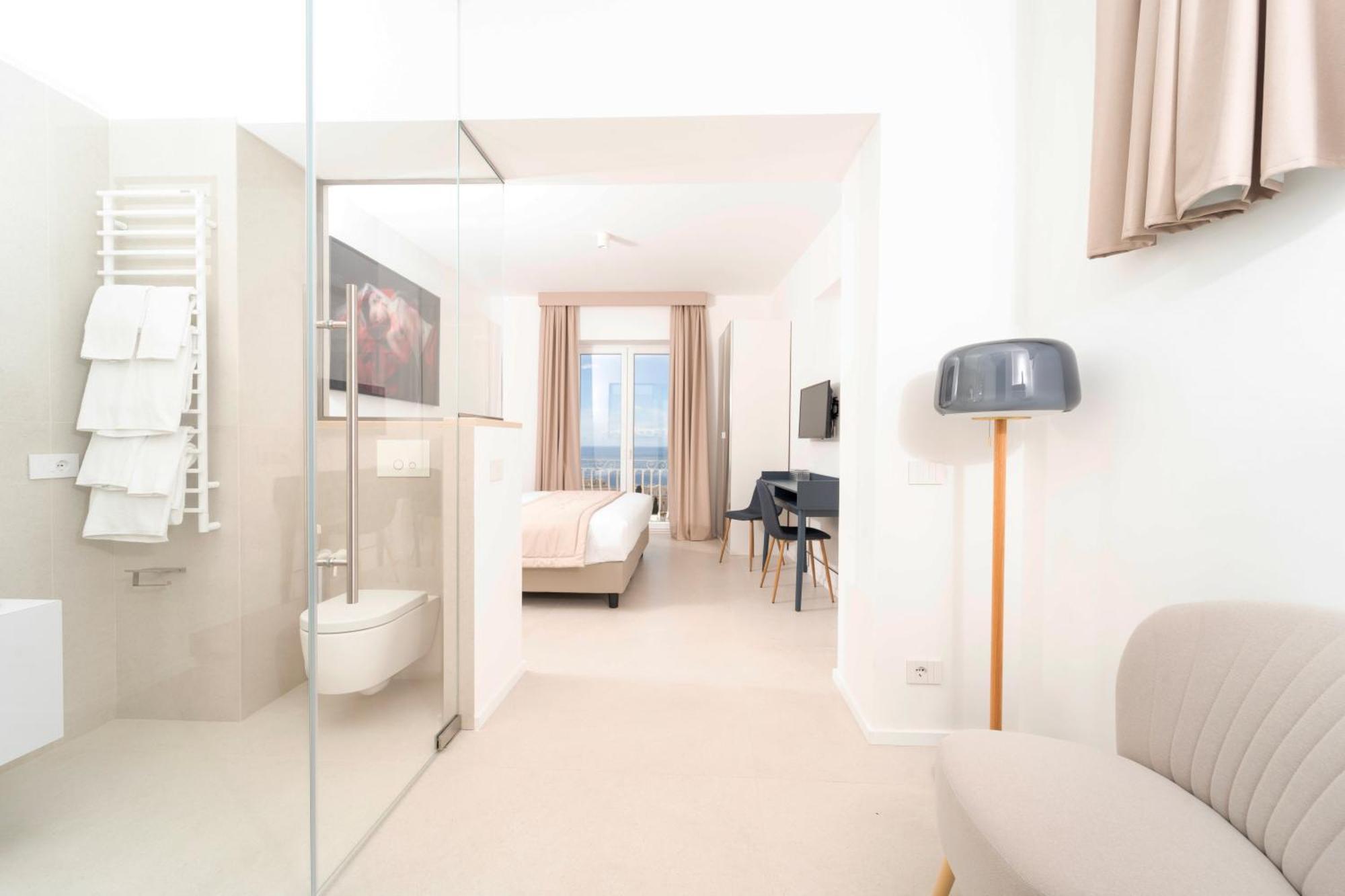 La Prora Guest house *