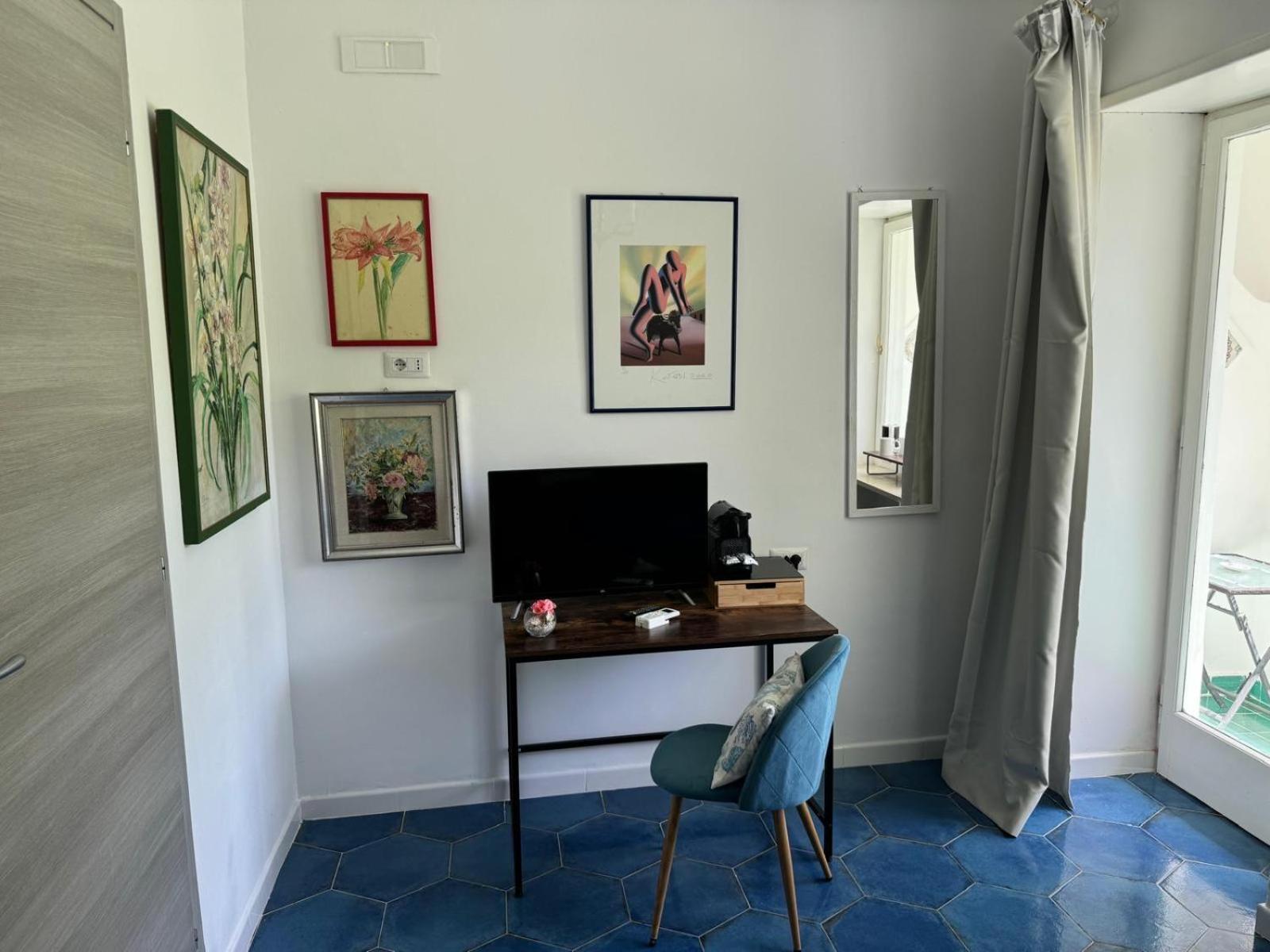 Striano Boutique Capri