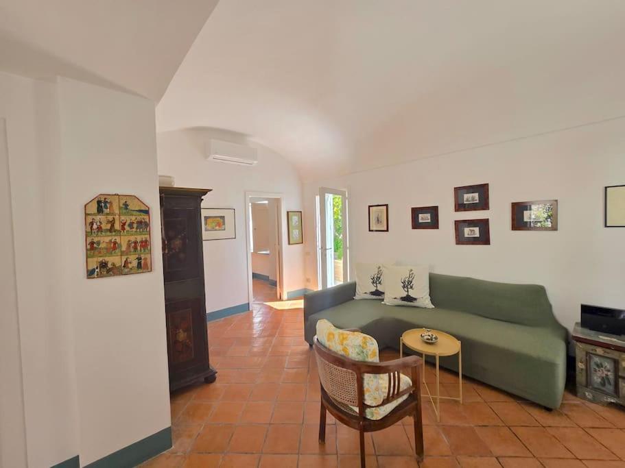 Lemon House Capri