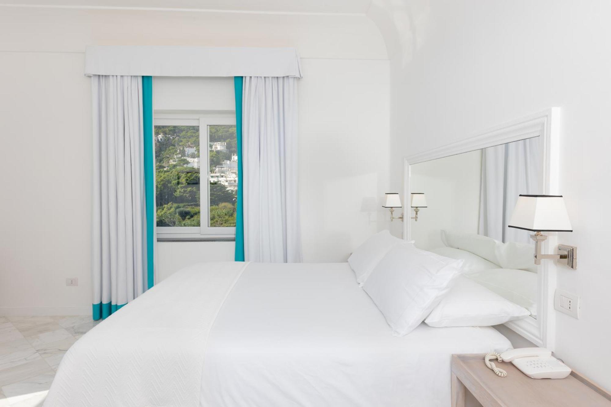 Mamela 4* Capri