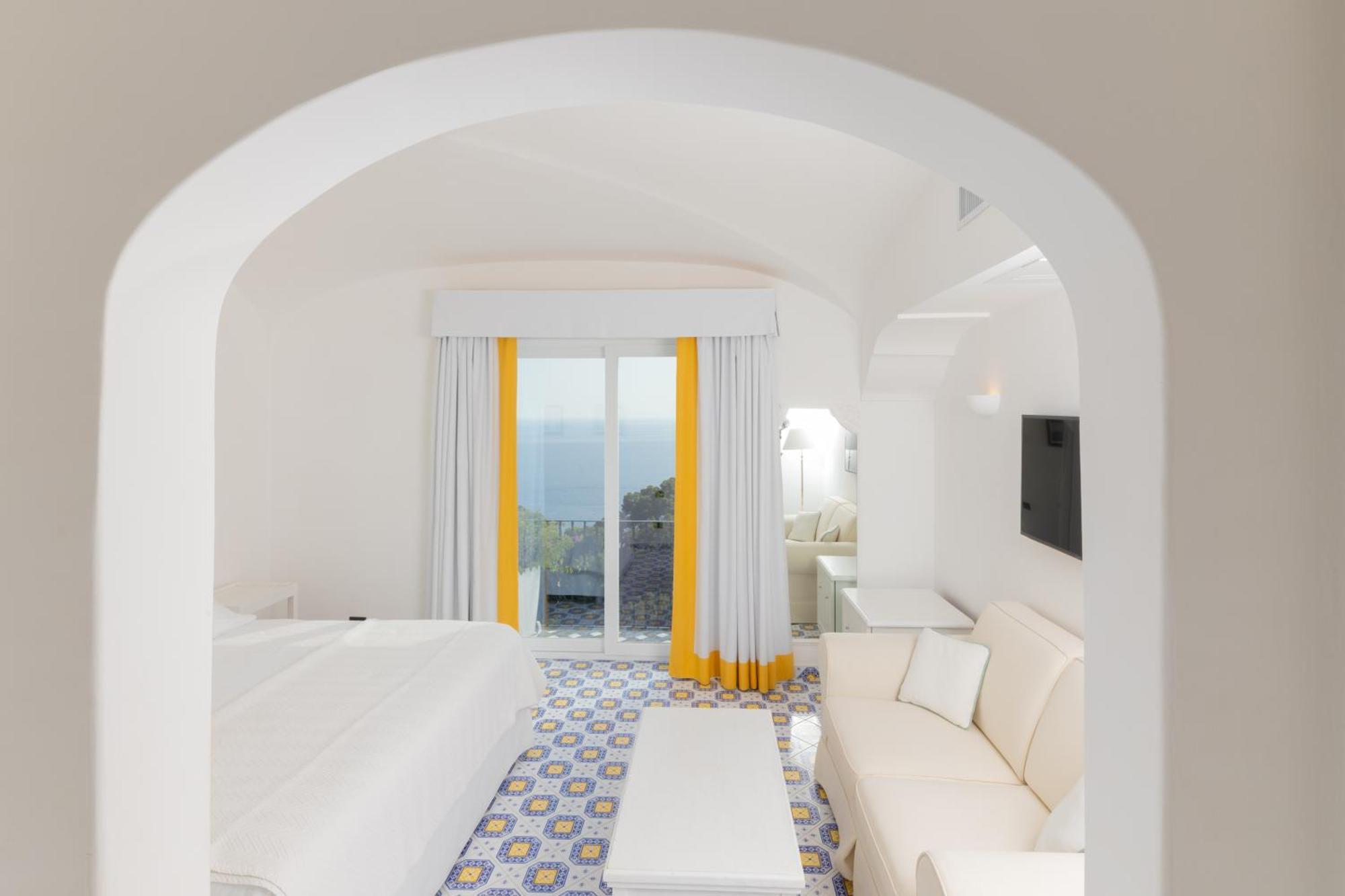Mamela 4* Capri