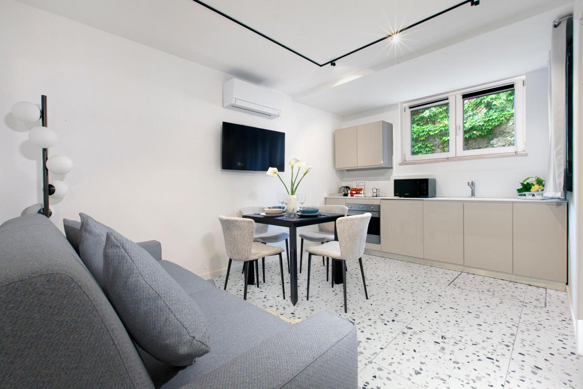 Apartment House *