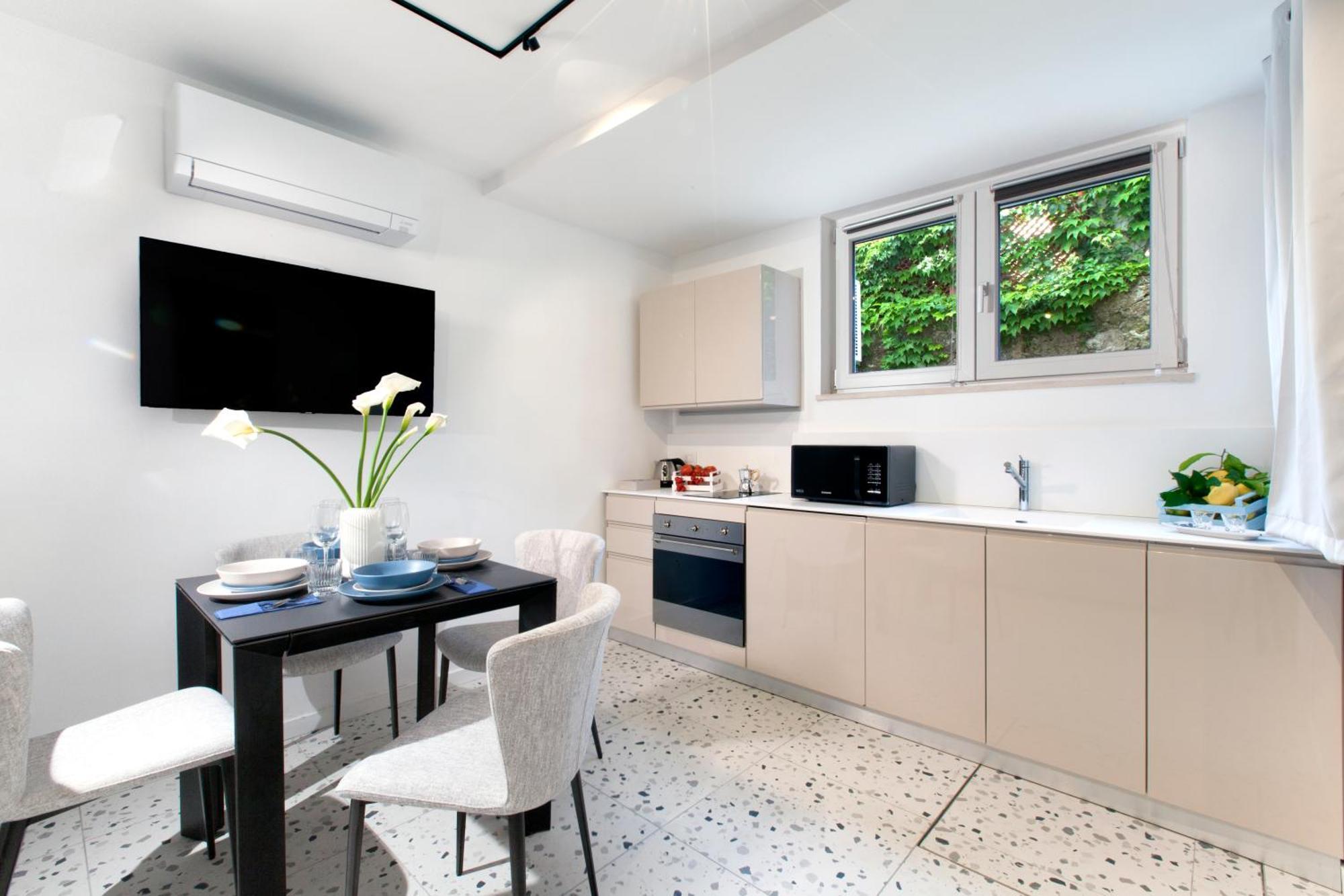House Apartment *
