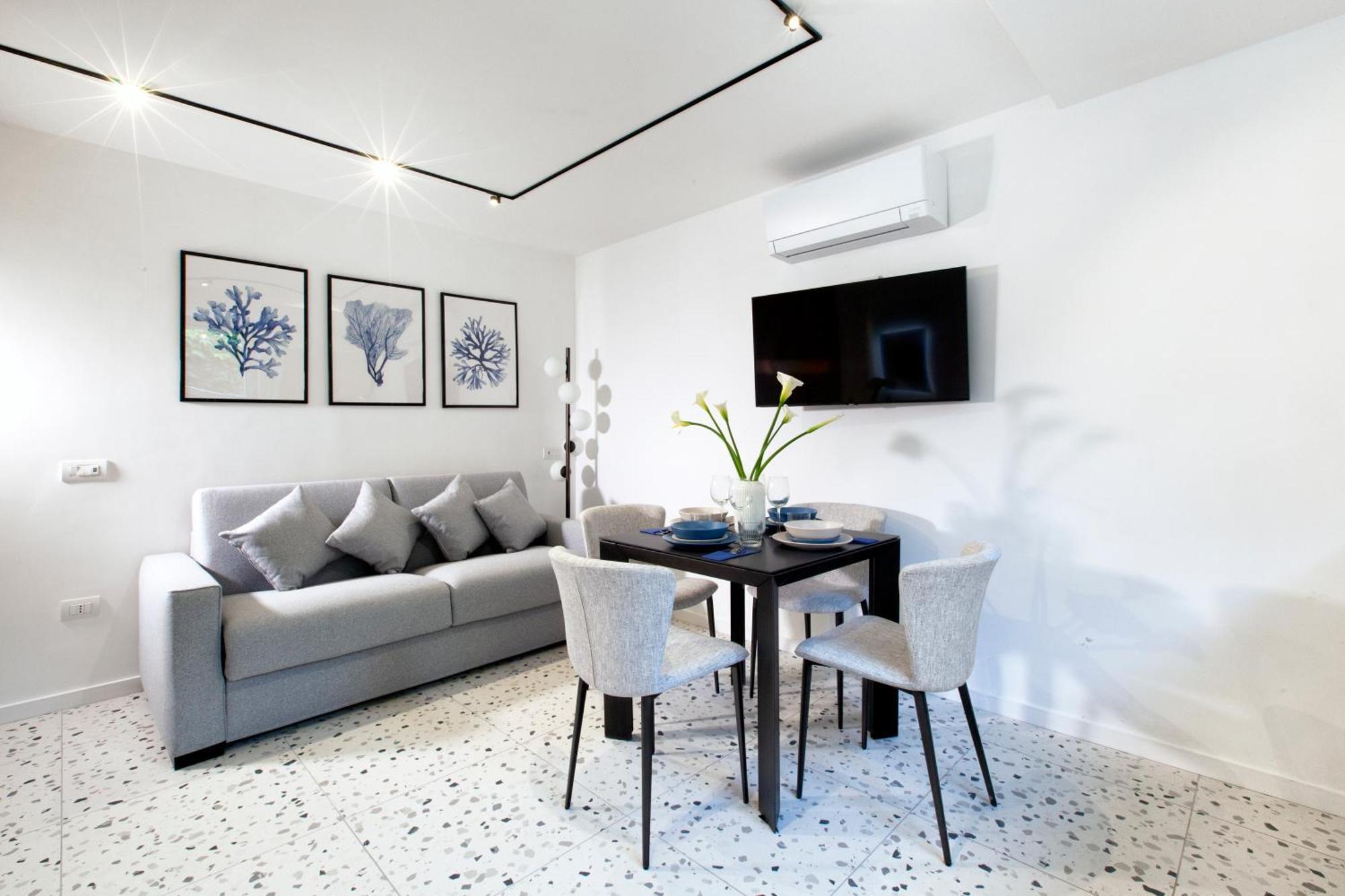 House Apartment *