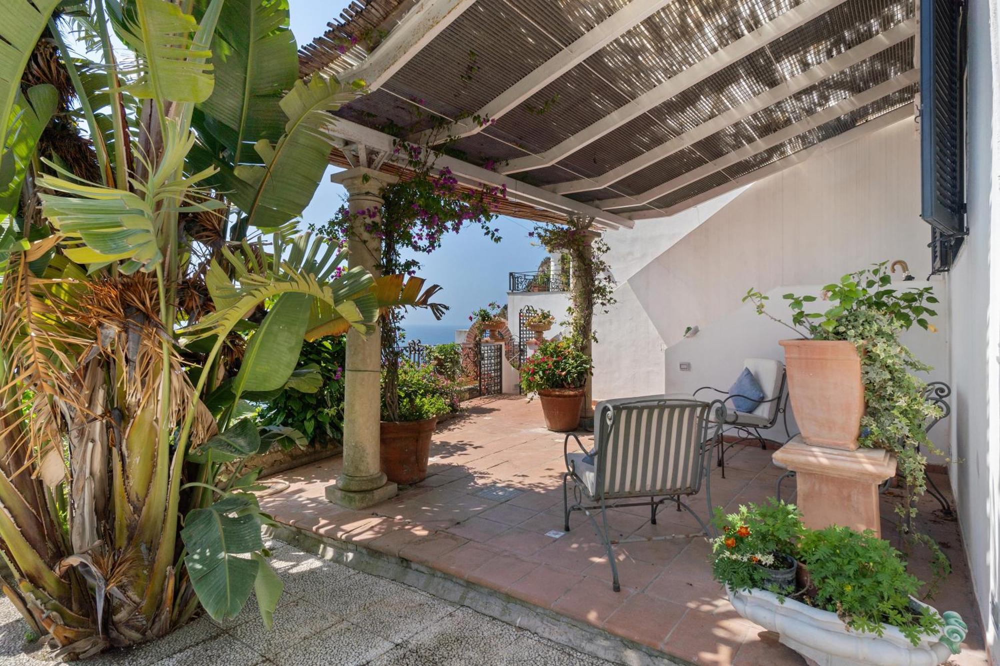 Bella Vista * Capri