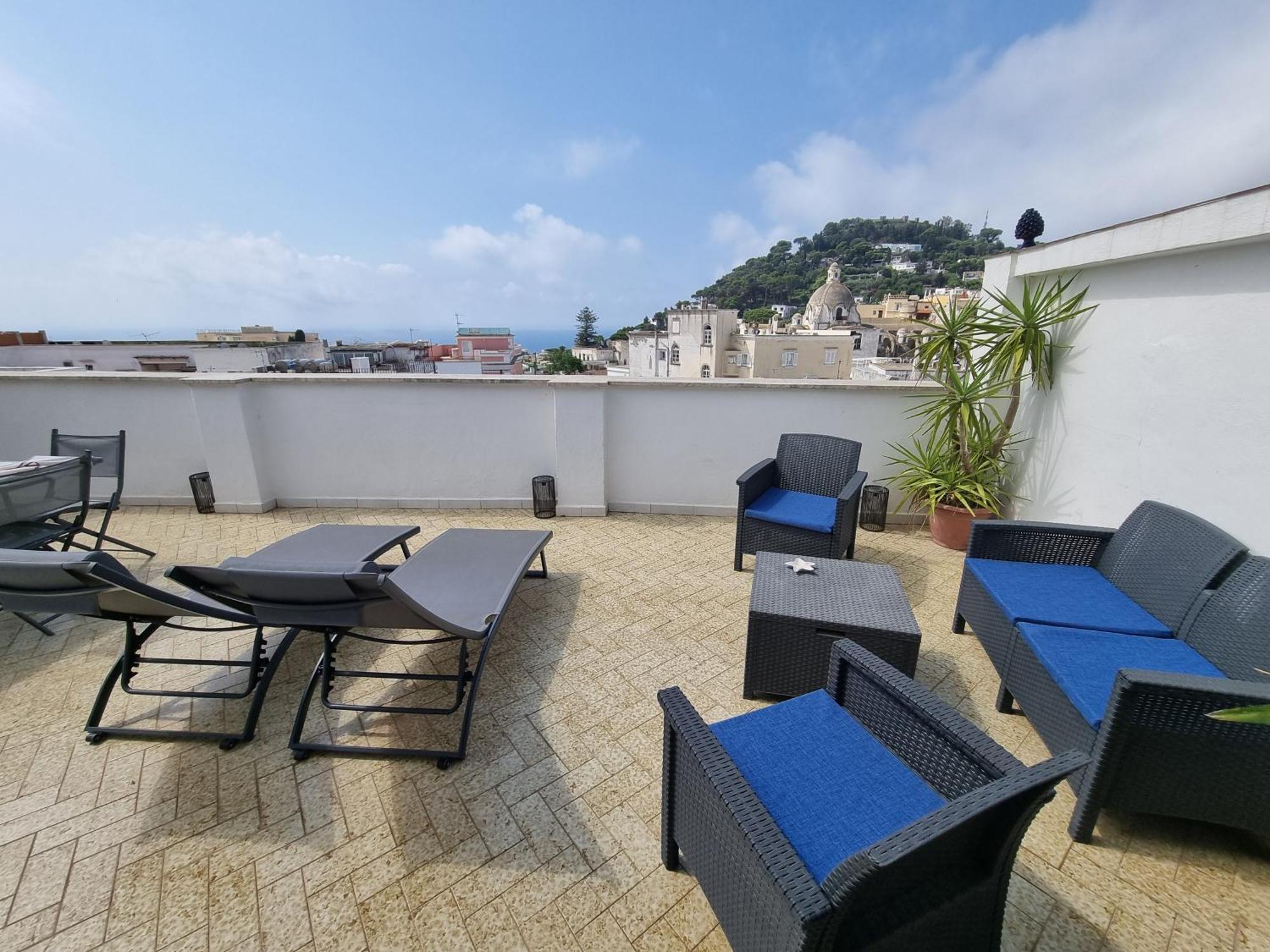 Romy Blu Apartment Capri