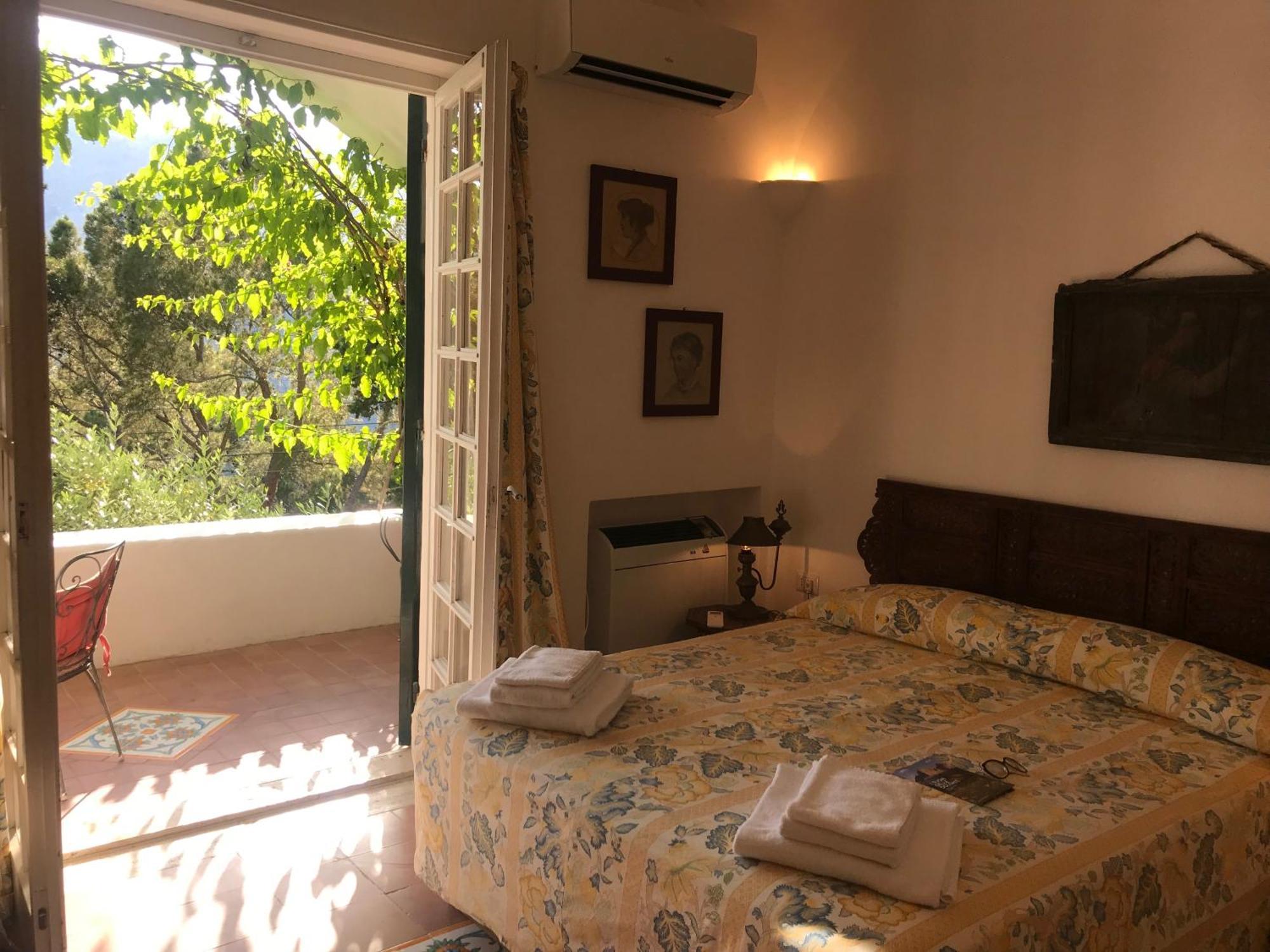 Guya Villa Capri