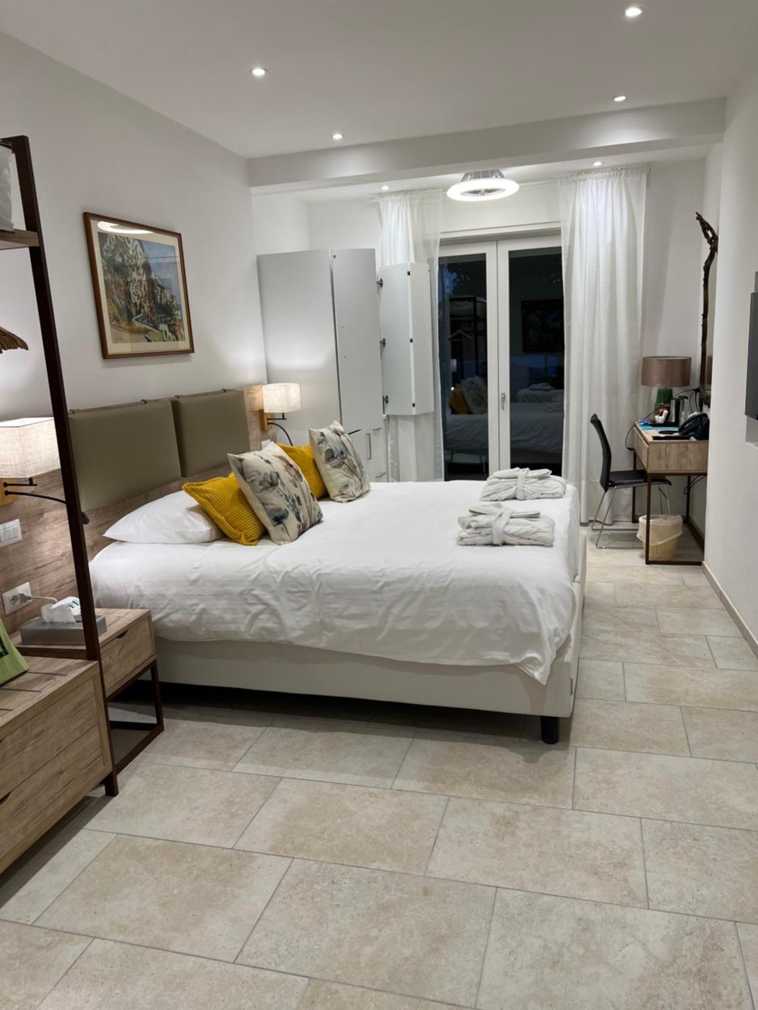 Otel La Reginella