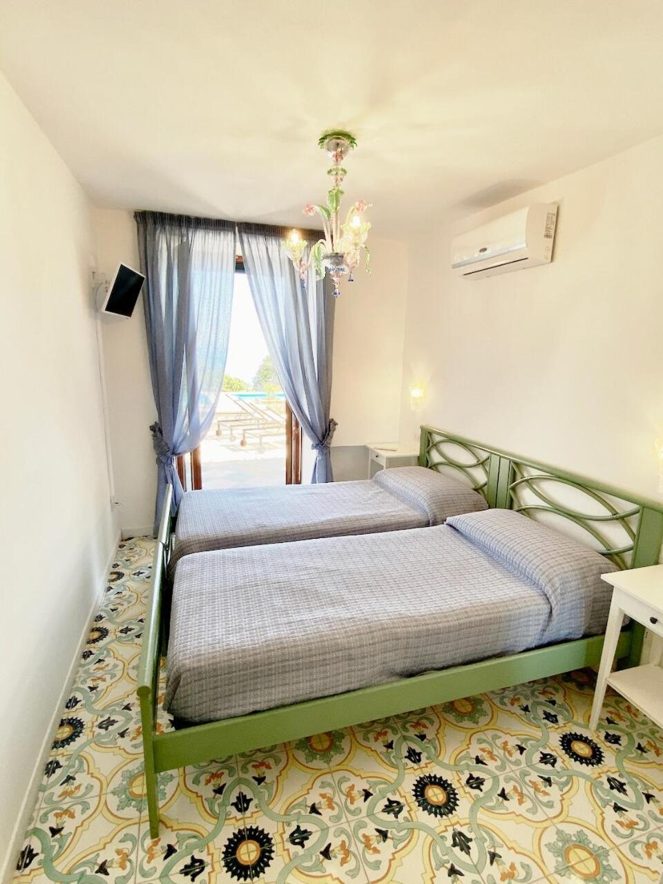 Amalu Piscina E Giardino Villa *