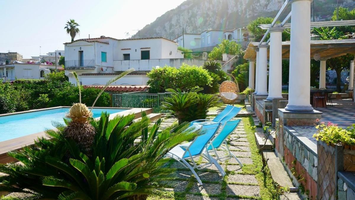 Amalu Piscina E Giardino *