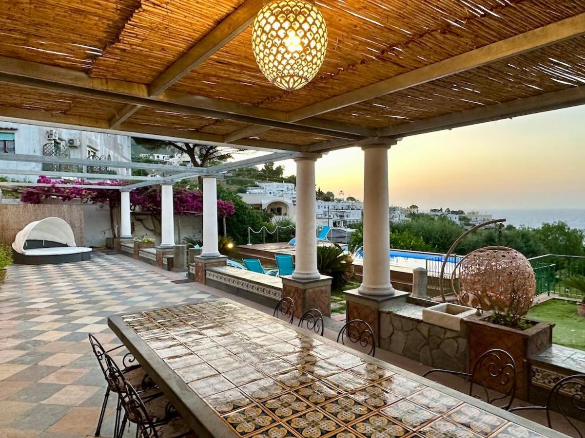 Villa Amalu Piscina E Giardino *