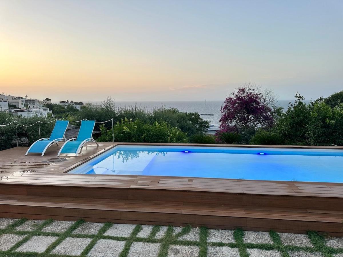 Amalu Piscina E Giardino *