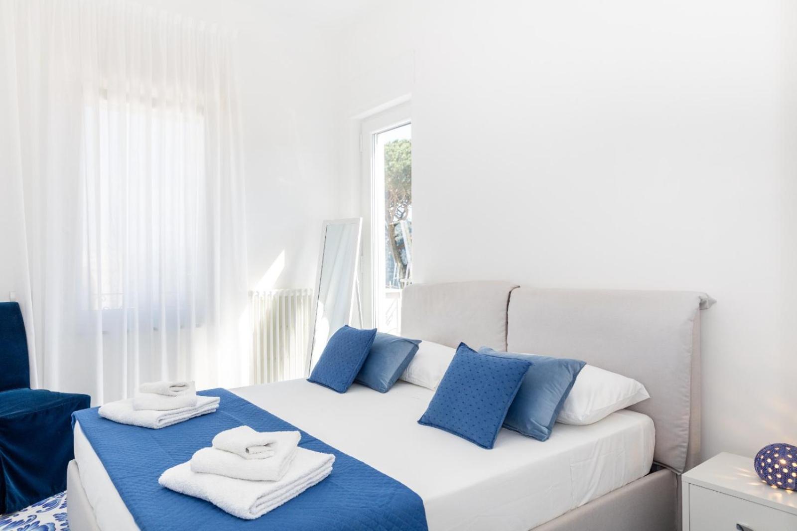Maison Blue Capri