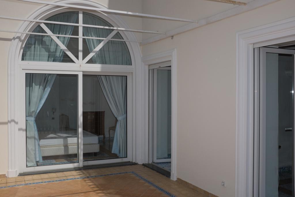 Capri Apartments Apartment