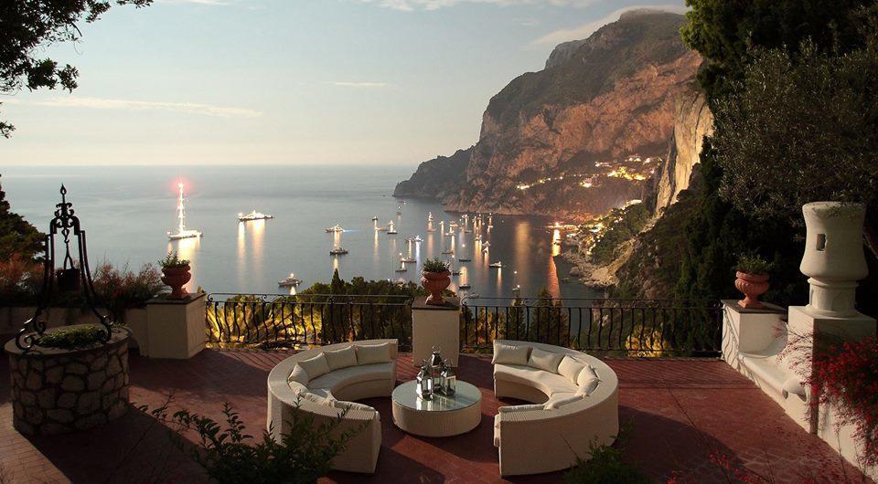 Hibiscus Villa Capri