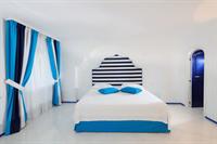Hotel The White And Blue 3*