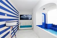 Hotel The White And Blue Capri