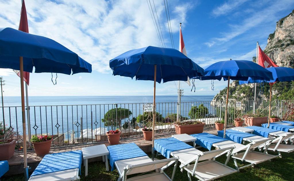 Weber Ambassador Hotel 4*