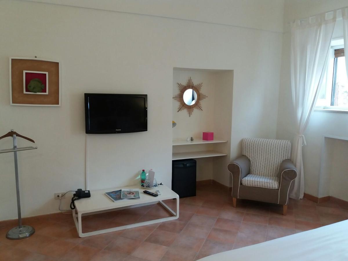 Helios 3* Capri