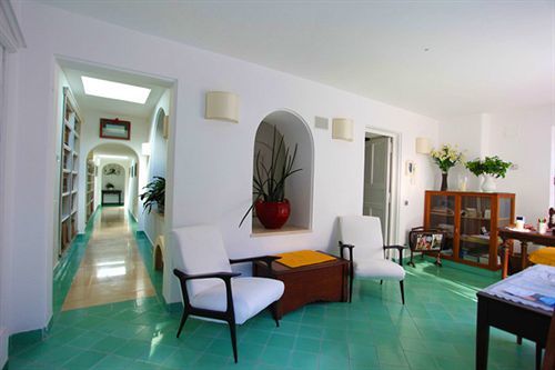Calypso Bed & Breakfast 2*