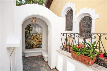 Silia Capri