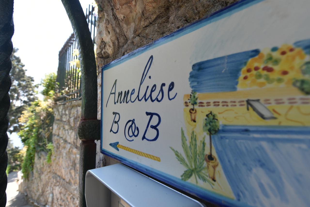 Anneliese * Capri