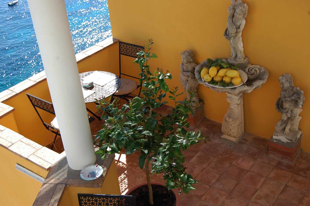 Acomodação com café da manhã  La Terrazza Sul Mare