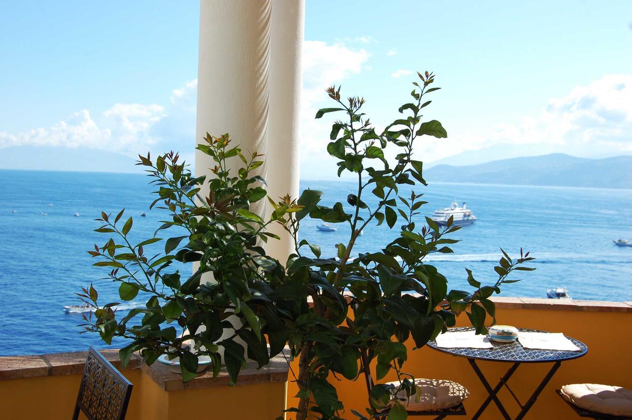 Acomodação com café da manhã  La Terrazza Sul Mare 2*