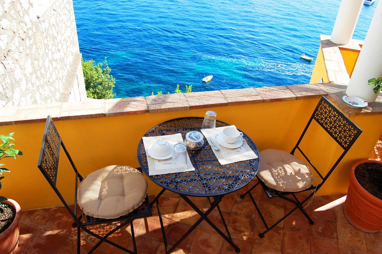 La Terrazza Sul Mare Acomodação com café da manhã  2*