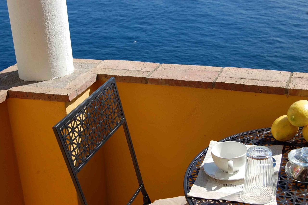 Acomodação com café da manhã  La Terrazza Sul Mare Capri