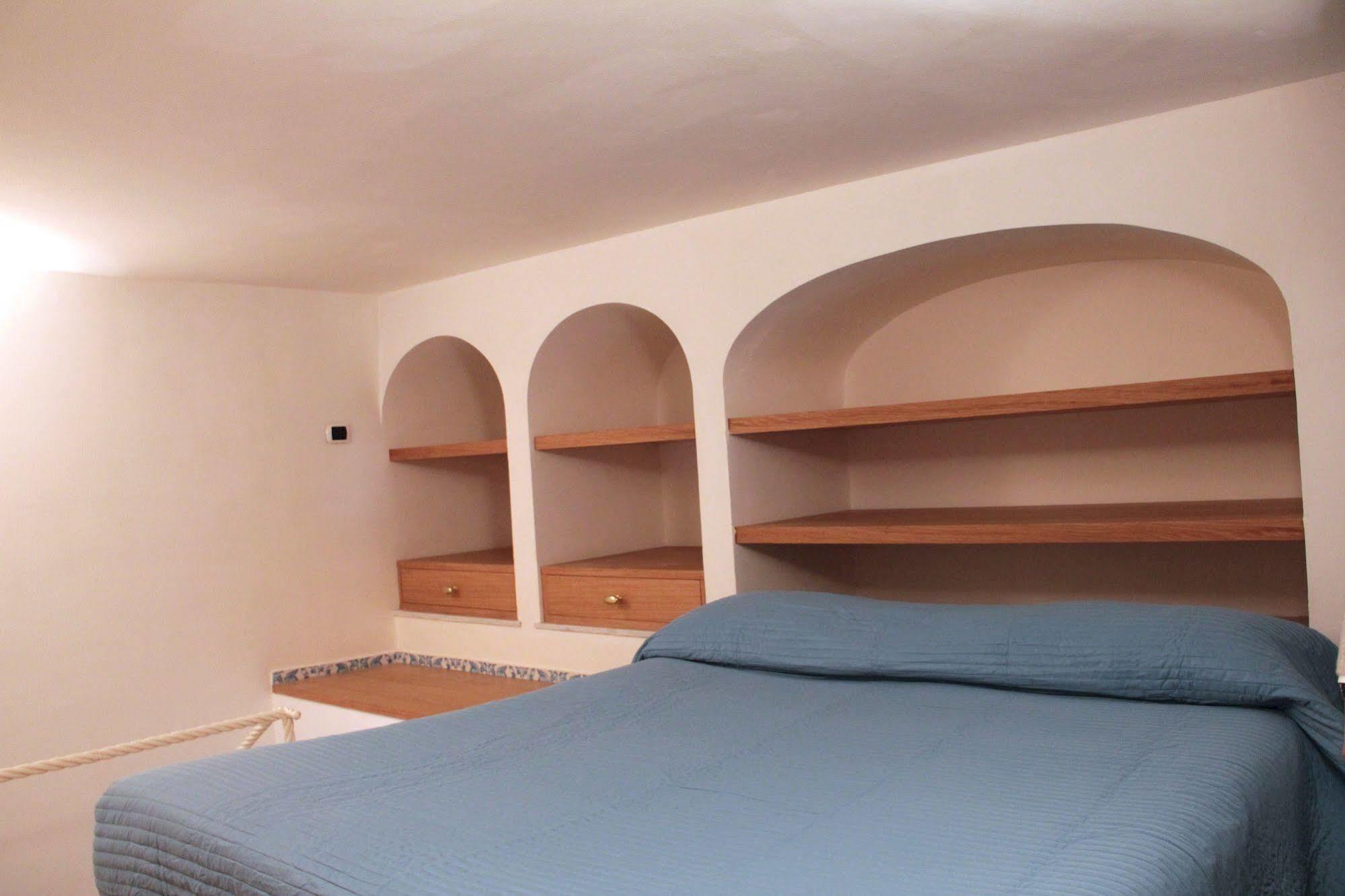 Capri Apartments Apartment *