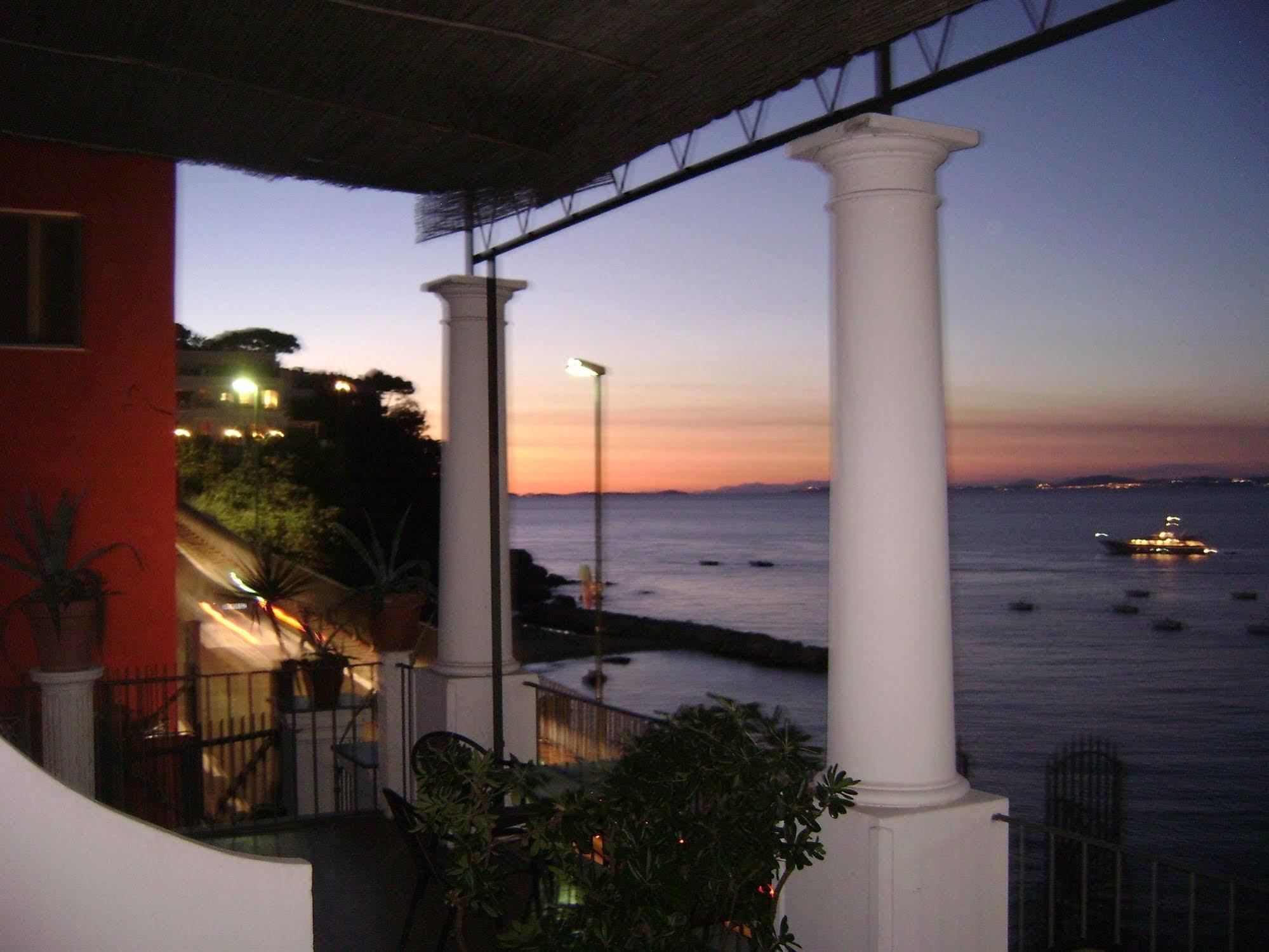 Belvedere E Tre Re Capri