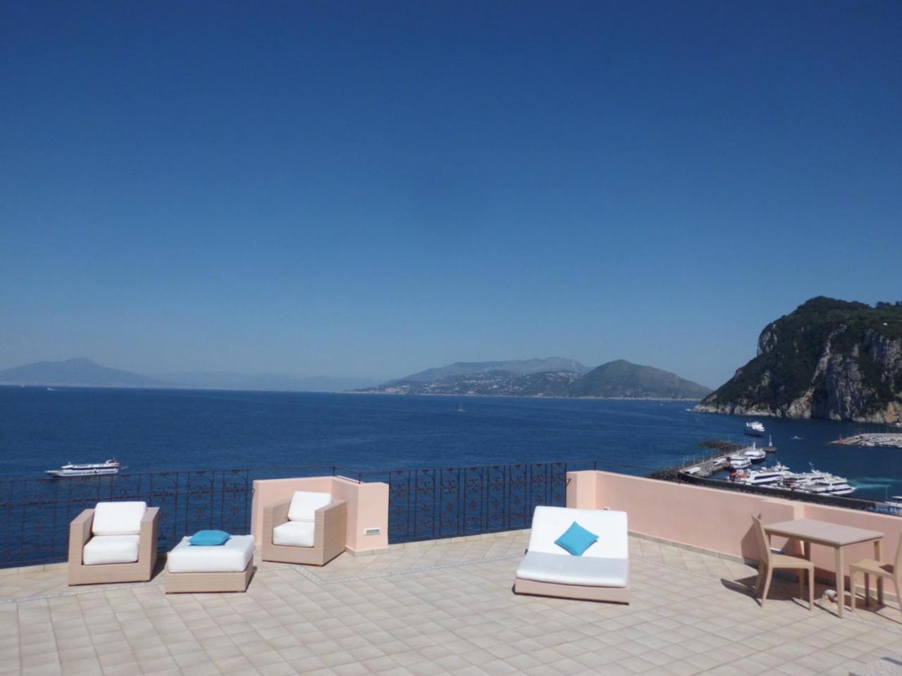 Capri Inn 2*