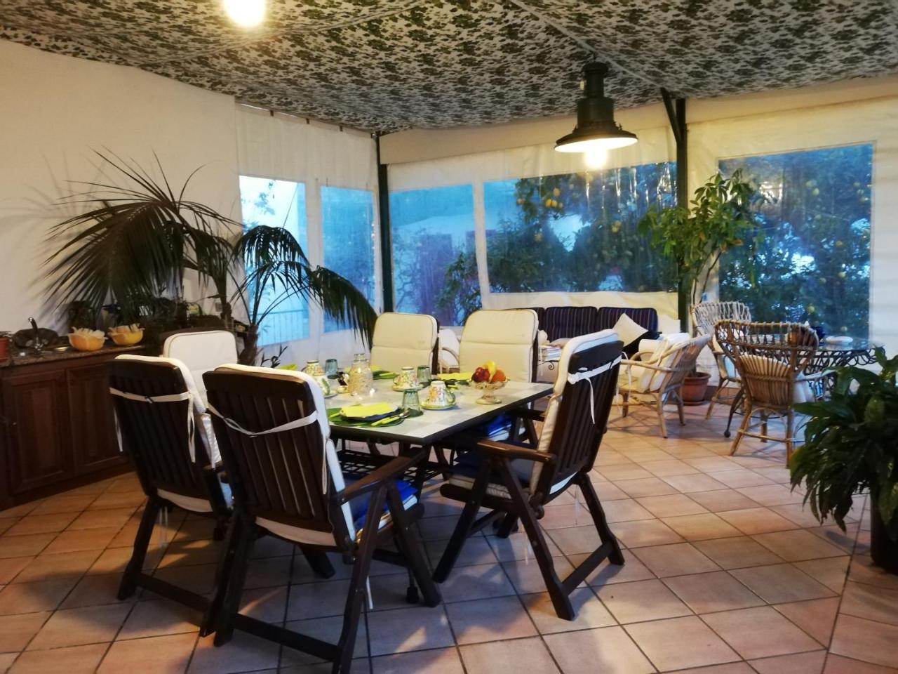 Palazzo A Mare Acomodação com café da manhã 