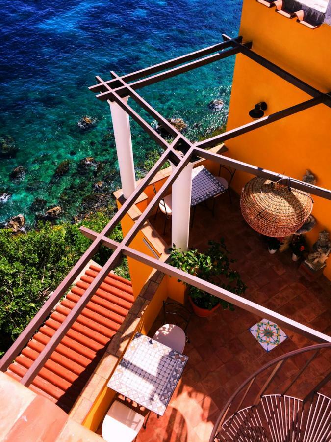 La Terrazza Sul Mare Acomodação com café da manhã  2*