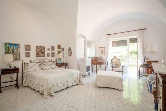 Shangri La Capri