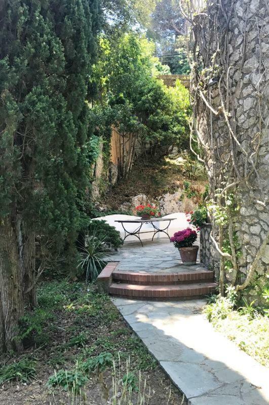 Bed & Breakfast Shangri La *