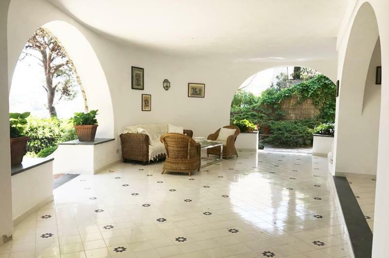 Shangri La Bed & Breakfast