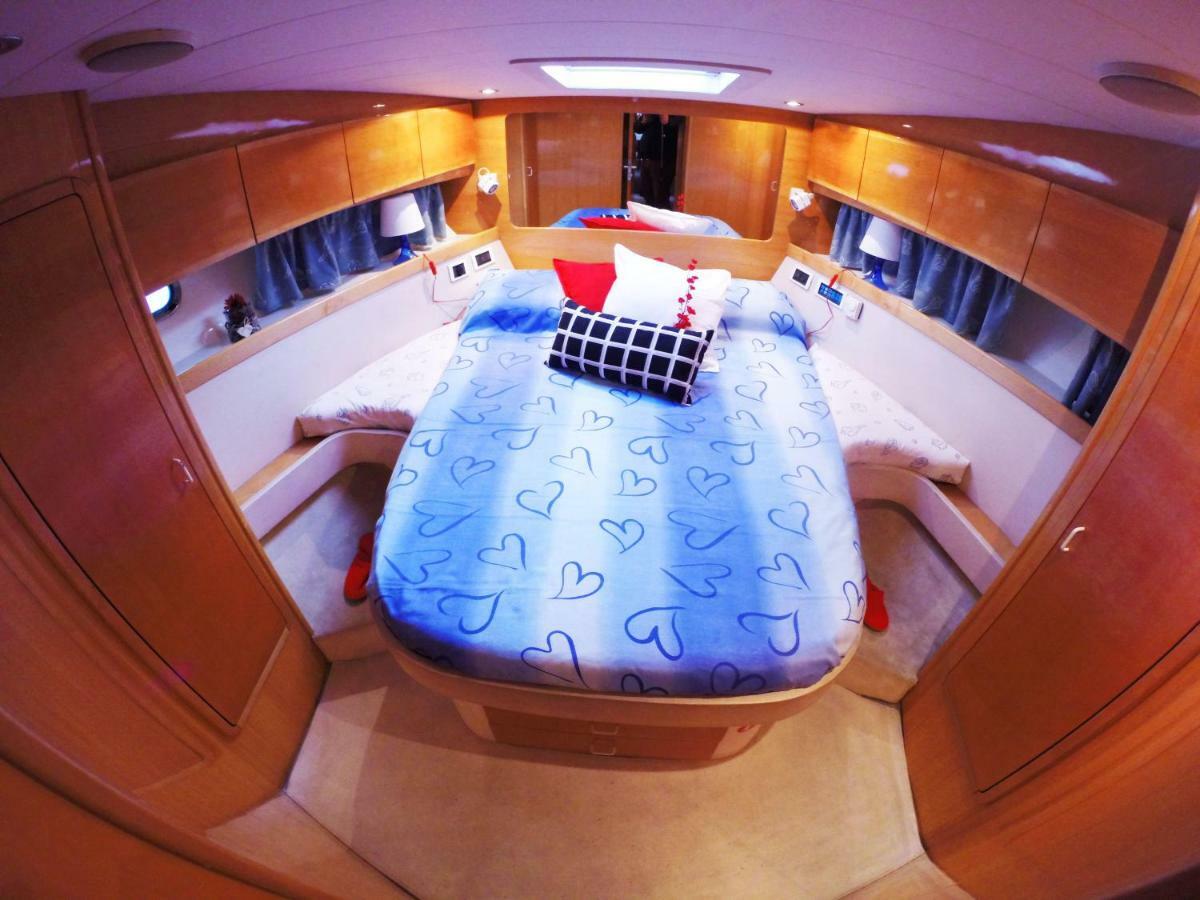 Botel Yacht 3*