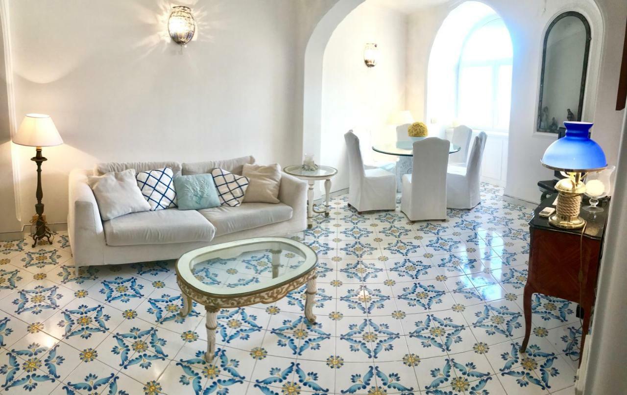 Abate Luxury By Caprirooms Apartment