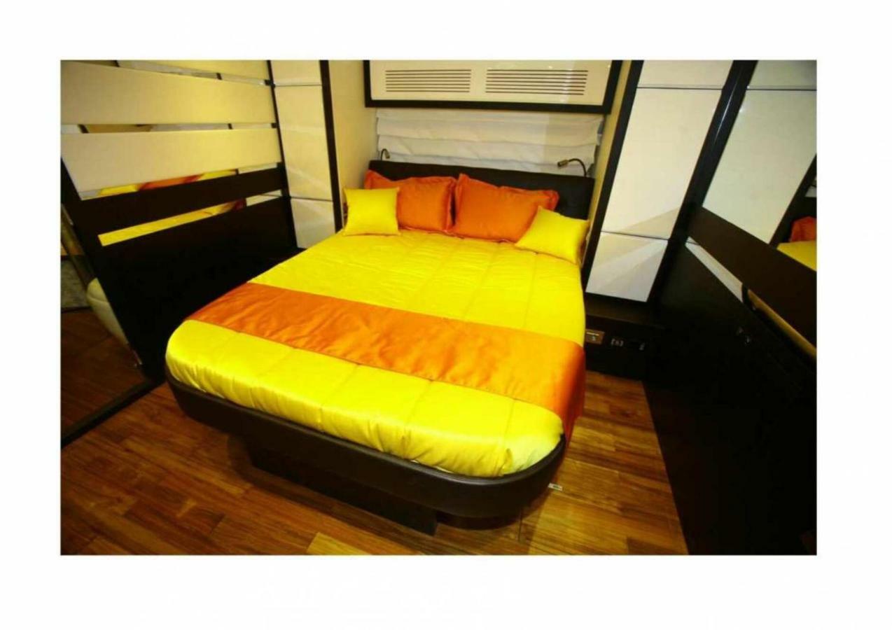 Yacht Capri