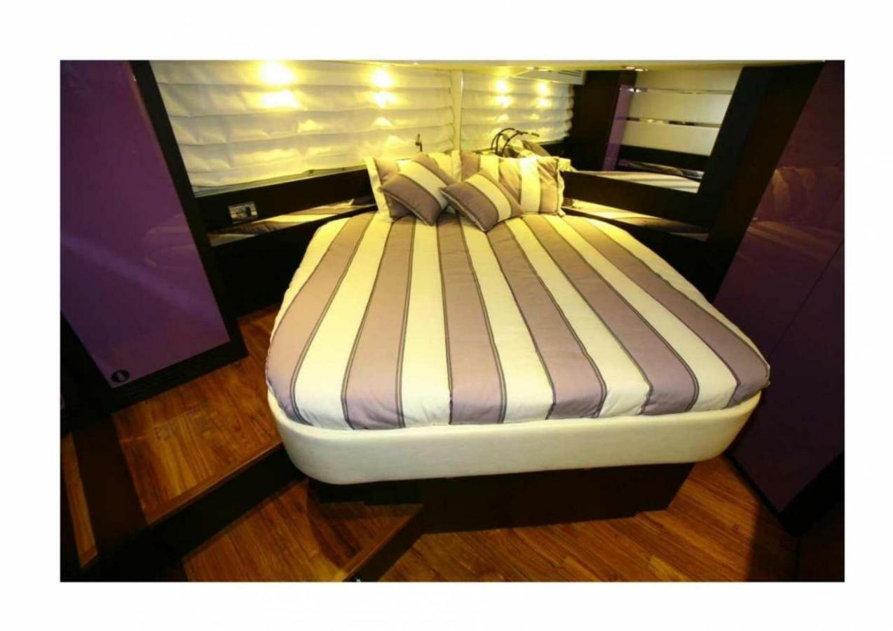 Yacht Botel