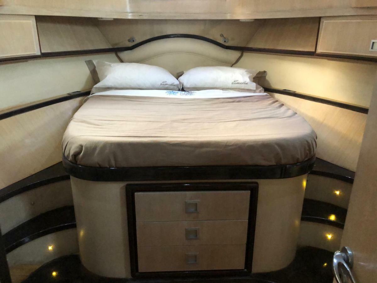 Yacht Botel 3*