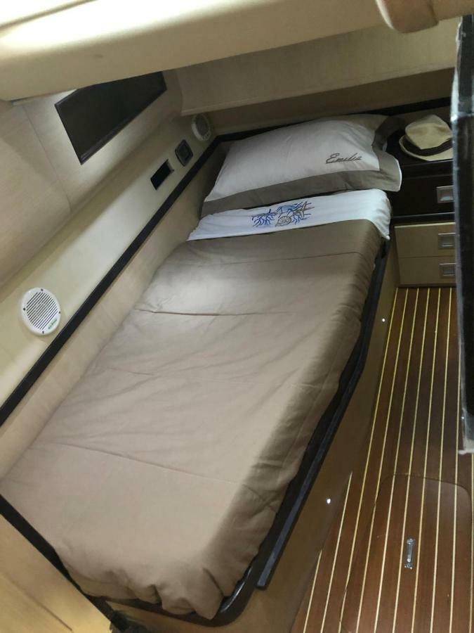 Yacht Botel