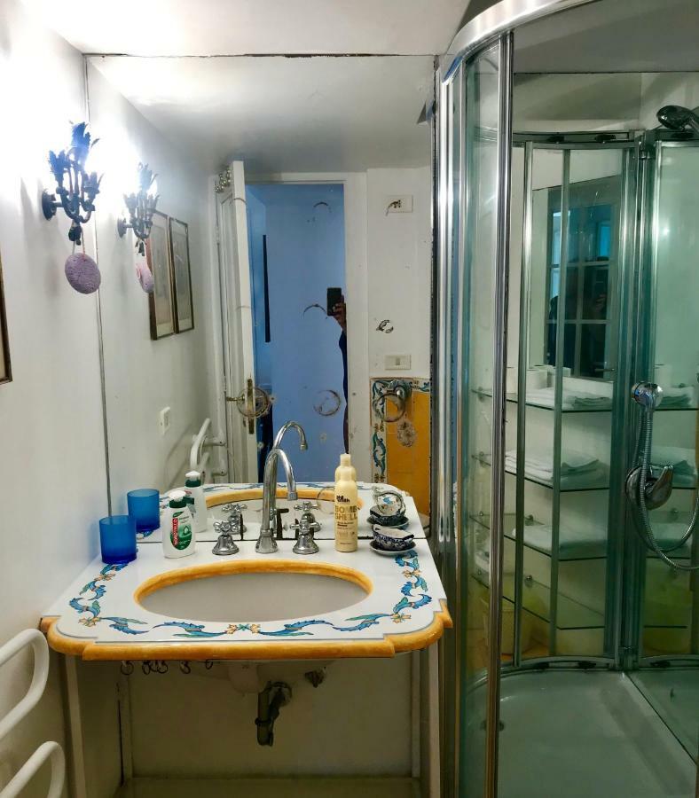 Guya Villa Capri