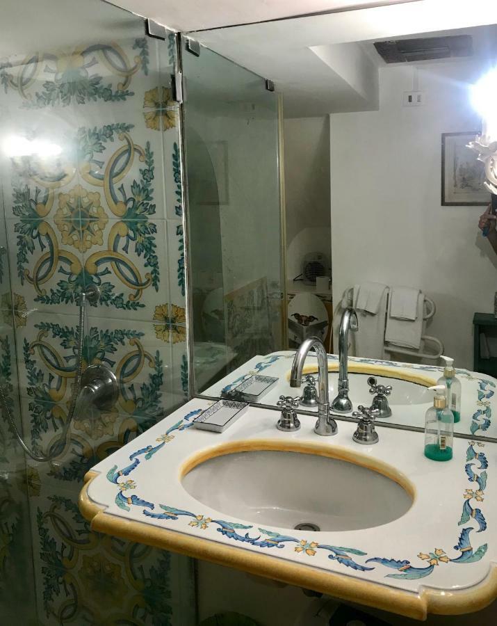 Guya Villa