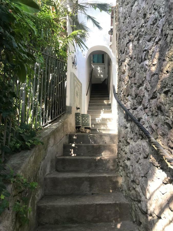 Guya Villa *