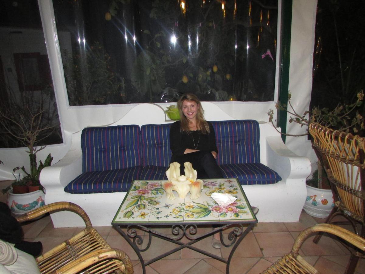 Acomodação com café da manhã  Palazzo A Mare 2*